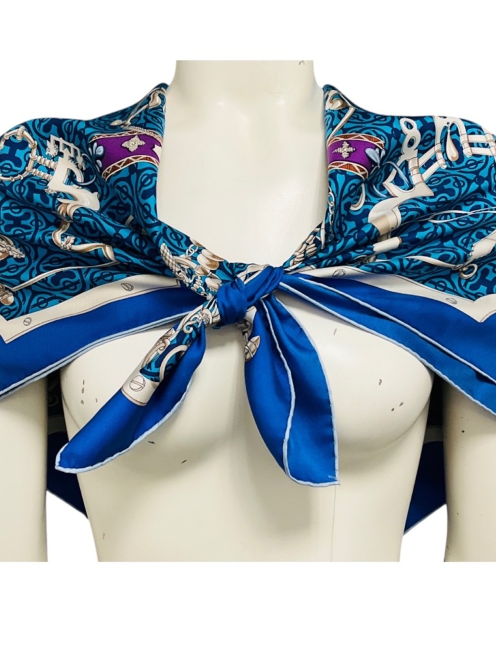 HERMES BLUE MULTI MORS ET GOURMETTES PRINT SQUARE SILK TWILL SCARF - Picture 2 of 9